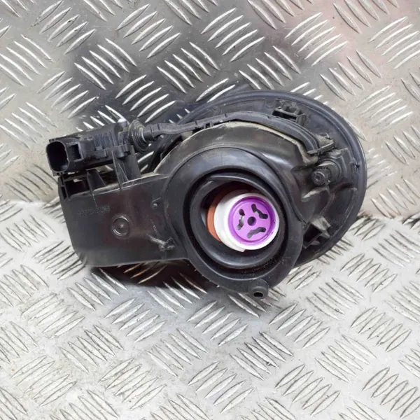 Brandstoftankklep OEM FK7227936BA voor Land Rover Discovery Sport image 4