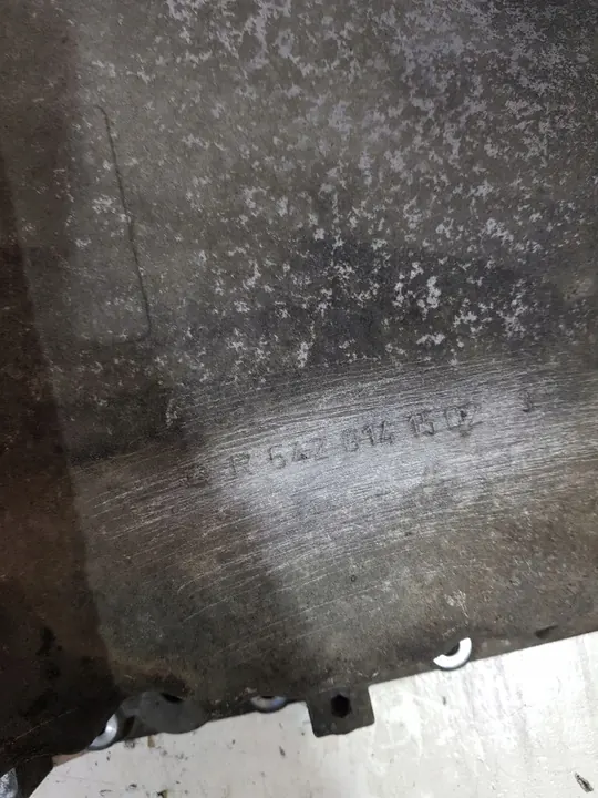 Oljeplåt A6420141502 Mercedes W211 ML W164 3.0 CDI image 8