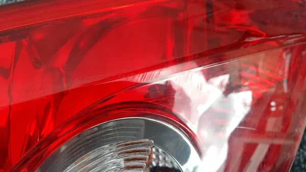 Luz trasera izquierda Renault Twingo II OE 265550521R image 2