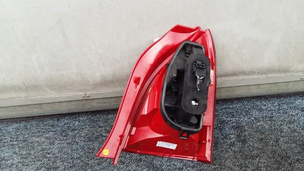 Luz trasera izquierda Renault Twingo II OE 265550521R image 3