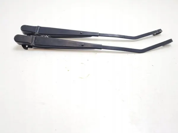 2005 Jeep Wrangler Windshield Wiper Arm image 3