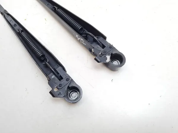 2005 Jeep Wrangler Windshield Wiper Arm image 7