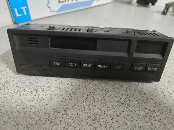 BMW 3 Cabrio E36 Navigationsskärm OEM 62138363 image 2