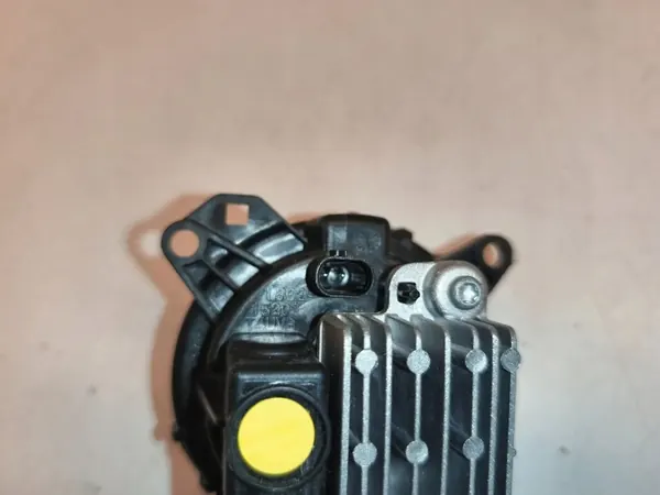 Land Rover Defender etusumuvalo OEM L8B215201T4UVB image 4