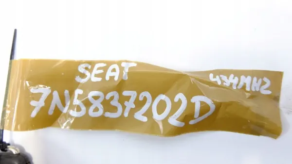 Chave SEAT OEM 7N5837202D - Estado usado image 4