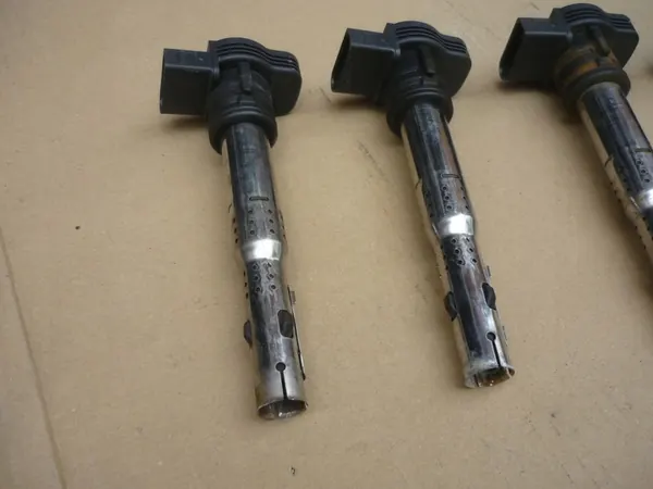 Conjunto de bobinas de ignição VW Audi 1.8 T 2.0 FSI TFSI TSI 07K905715F image 2