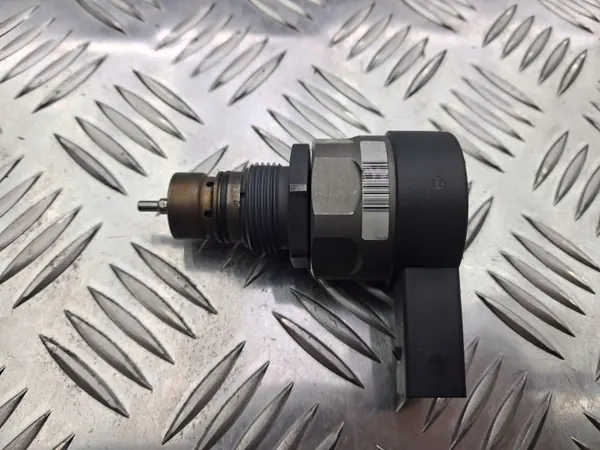 Kraftstoffdrucksensor OEM 0281006886 für BMW 3er image 2