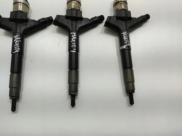 Injektorer Nissan Cabstar Renault Maxity 2.5 DCI OEM image 4