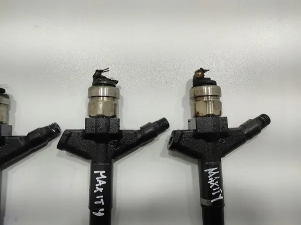 Injektorer Nissan Cabstar Renault Maxity 2.5 DCI OEM image 7