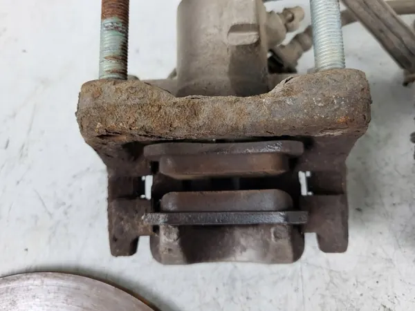 Étrier de frein arrière Audi A3 8P OEM PRKA11422165346 image 8