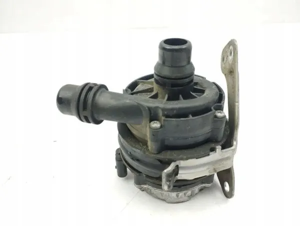 Bomba de agua Mercedes-Benz OEM A2438302600 - Usada image 4