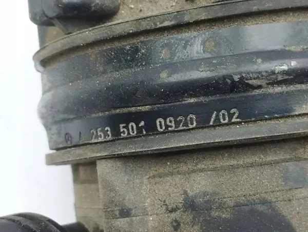 Bomba de agua Mercedes-Benz OEM A2438302600 - Usada image 8