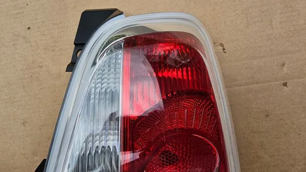 FIAT 500 C Lámpara Trasera Derecha 51885546 image 4