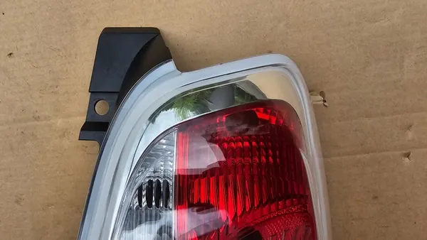 FIAT 500 C Lámpara Trasera Derecha 51885546 image 5