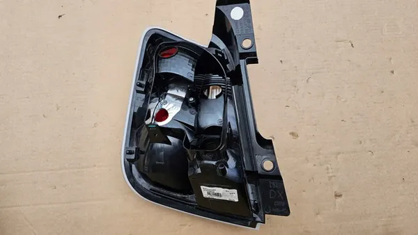 FIAT 500 C Lámpara Trasera Derecha 51885546 image 8