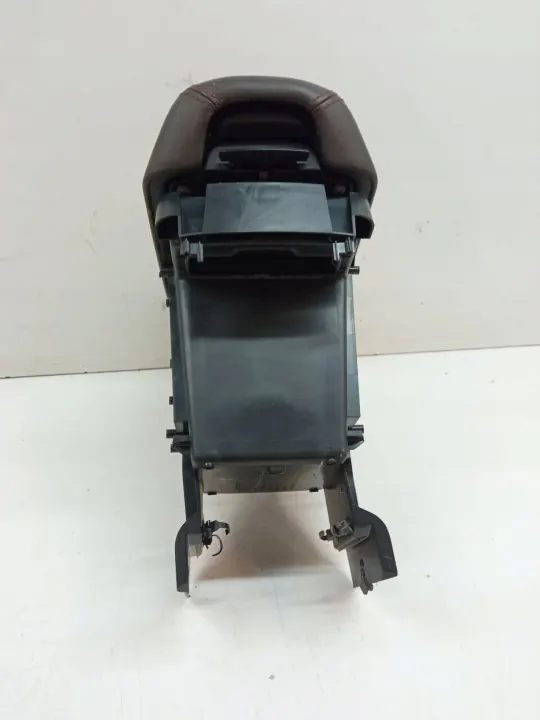 Reposabrazos central OEM 1WZ46TRMAEPIA piel marrón Jeep image 3