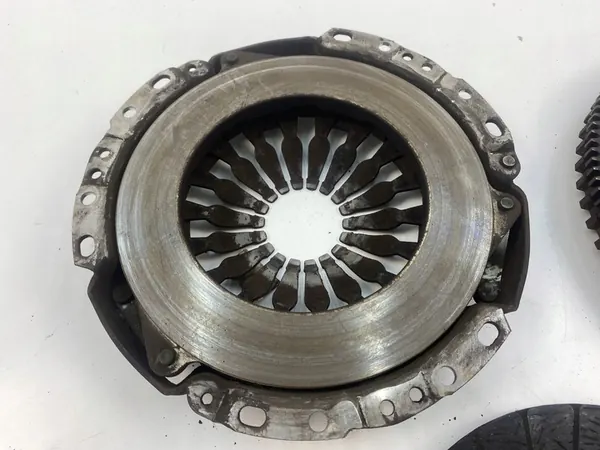 Embreagem Placa de Pressão Volante Renault Clio IV 1.2 image 3