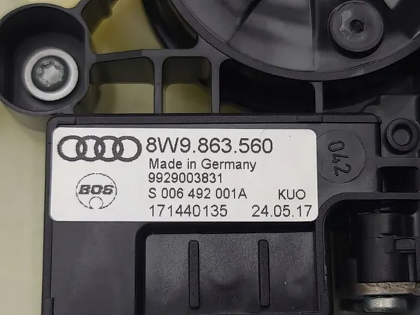Audi OE 8W9863560 Kofferbakrolmechanisme - Gebruikt image 6