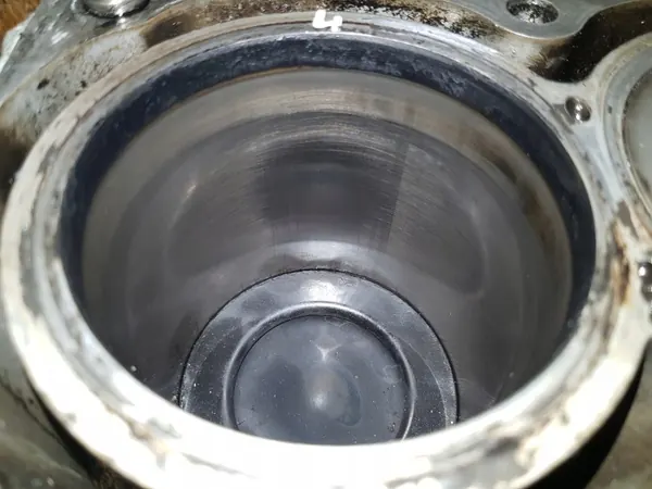 Bloque motor inferior OEM mercedes413 para Mazda image 4