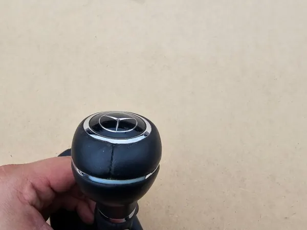 Pomo de cambios cuero negro OEM 2192670110 Mercedes CLS image 9