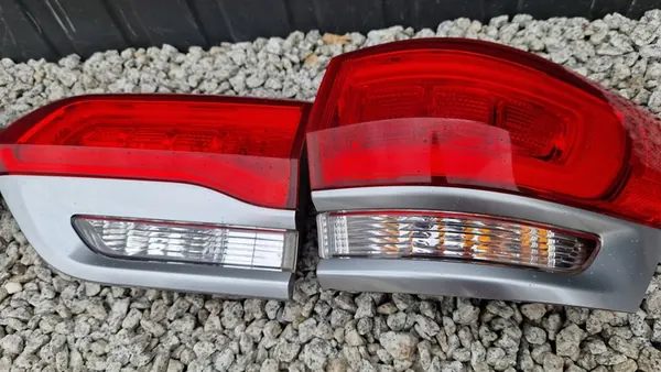 CONJUNTO DE LUCES TRASERAS JEEP GRAND CHEROKEE WK2 2016-2020 image 4