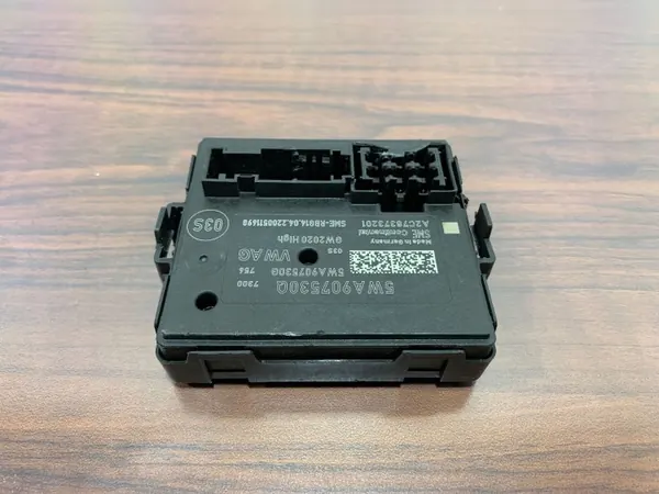 Controladores Cupra Formentor OEM 5WA907530Q - Usado image 2