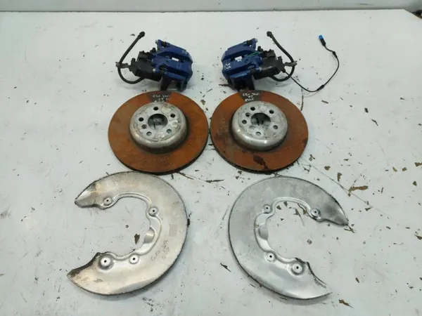 Étriers et disques Brembo OEM pour BMW G20 330i image 7