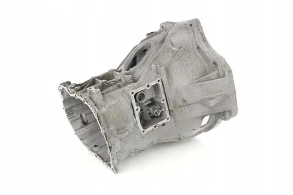 Carter de boîte Iveco Daily 3.0 OEM 8871995 - Avant image 9