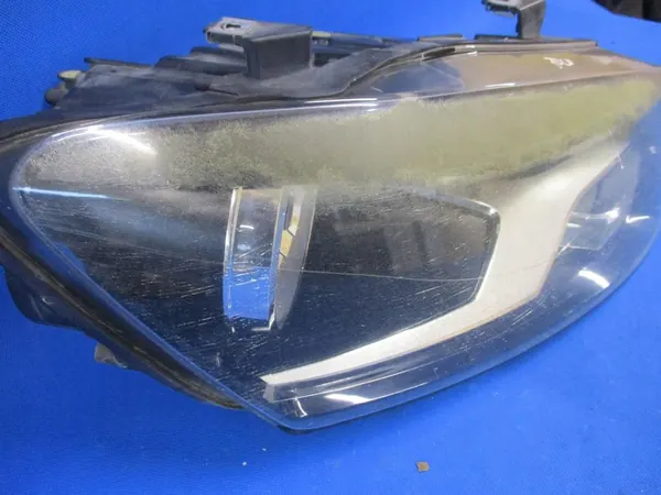 Farol dianteiro direito VW Polo V image 6