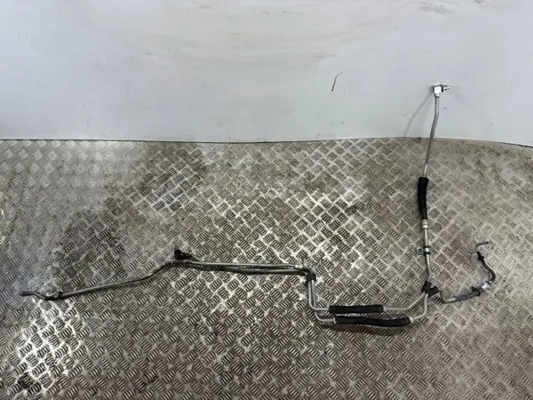 Conduit refroidisseur d'huile Chevrolet Camaro OEM 84894912 image 2