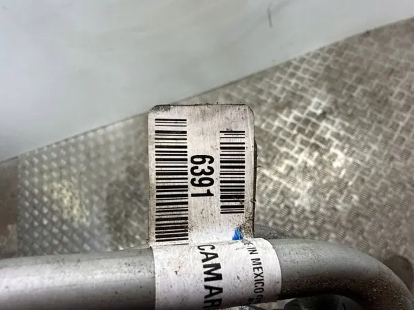 Conduit refroidisseur d'huile Chevrolet Camaro OEM 84894912 image 9