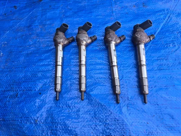 Injecteur OEM 0445110469 04L130277AC pour VW 2.0 TDI image 2