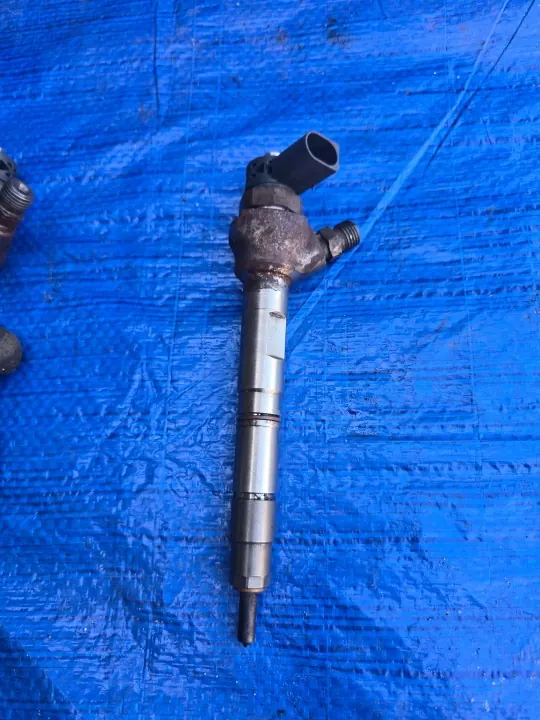Injecteur OEM 0445110469 04L130277AC pour VW 2.0 TDI image 3