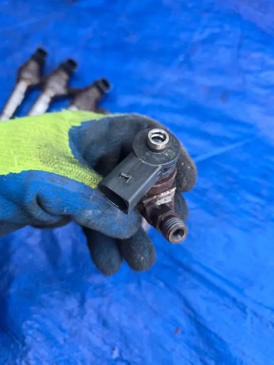 Injecteur OEM 0445110469 04L130277AC pour VW 2.0 TDI image 4