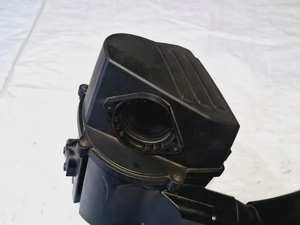 Ilmansuodattimen kotelo Audi A1 1.6 TDI 2010-2014 6R0129601C image 2