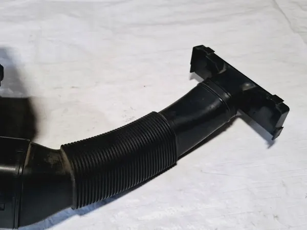 Ilmansuodattimen kotelo Audi A1 1.6 TDI 2010-2014 6R0129601C image 4