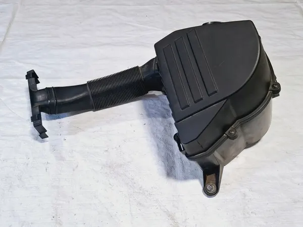 Ilmansuodattimen kotelo Audi A1 1.6 TDI 2010-2014 6R0129601C image 5