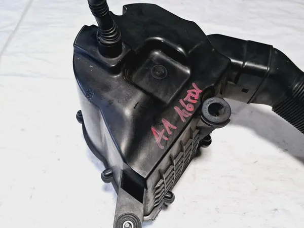 Ilmansuodattimen kotelo Audi A1 1.6 TDI 2010-2014 6R0129601C image 8