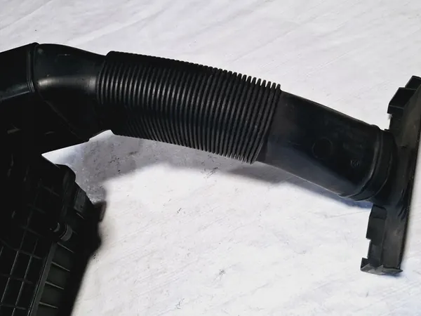 Ilmansuodattimen kotelo Audi A1 1.6 TDI 2010-2014 6R0129601C image 9