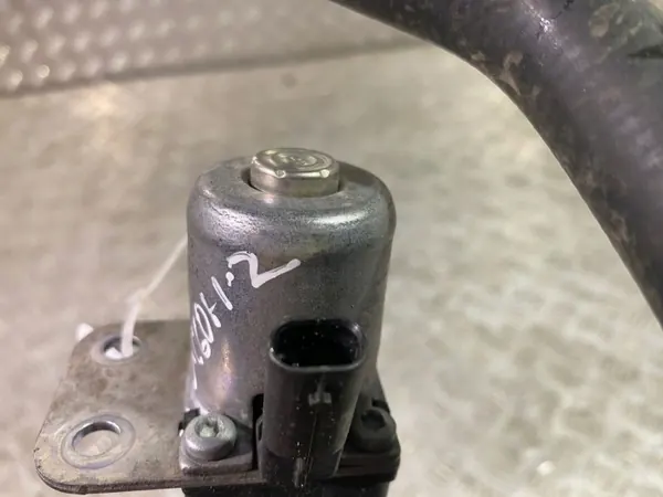 Kühlmittelsteuerventil Volvo XC60 2022 OEM 31657218 image 3