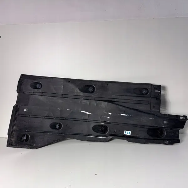 Oikea Alustansuojus OEM 5Q0825202L Audi A3 8V image 2
