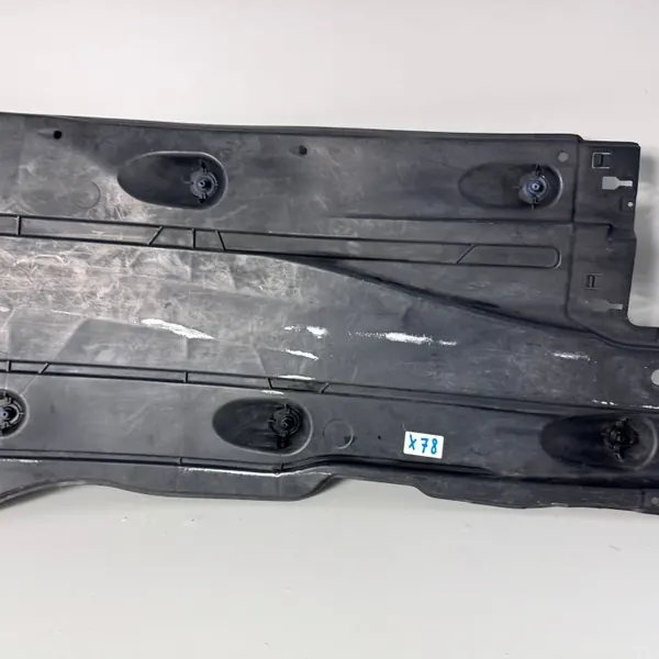 Oikea Alustansuojus OEM 5Q0825202L Audi A3 8V image 4