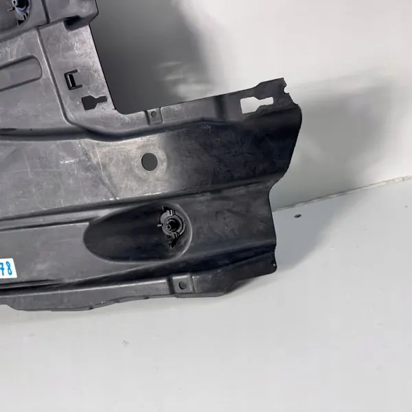 Oikea Alustansuojus OEM 5Q0825202L Audi A3 8V image 7
