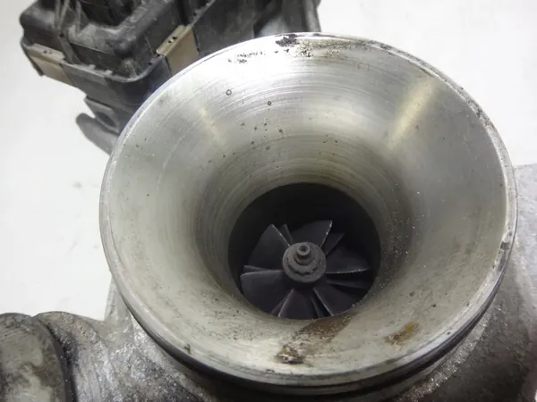 Turbo BMW 1 E81 E87 E90 E91 2.0 D N47 143 CV image 4