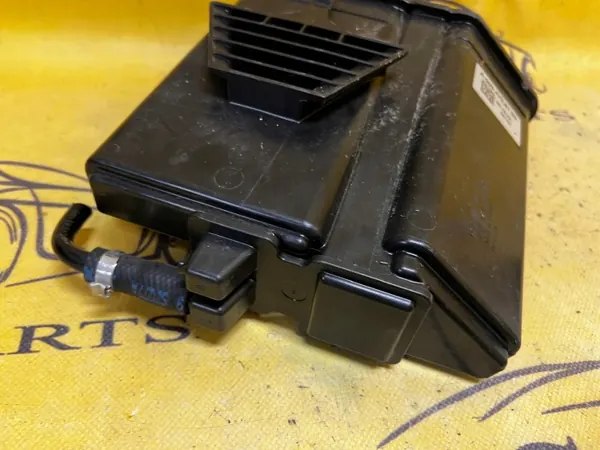 Filtre à charbon carburant OEM A0004705100 IS Mercedes image 4