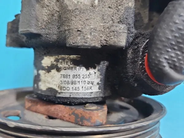 Ohjaustehostimen pumppu VW Passat B5 1.9 TDI OEM 8D0145156K image 4