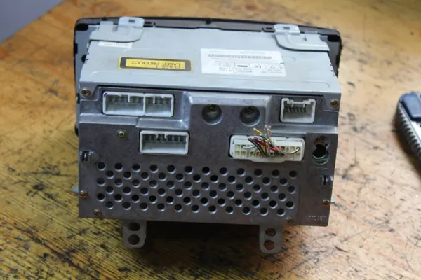 Radio Toyota OEM 86120-1A180 para Corolla E12 image 8