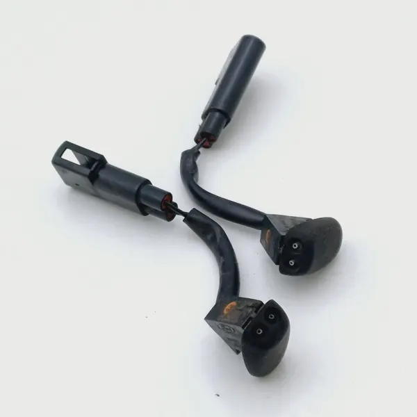 Lämmitetty etulasiinpesun suutin OEM DRC95623 Ford C-Max image 2