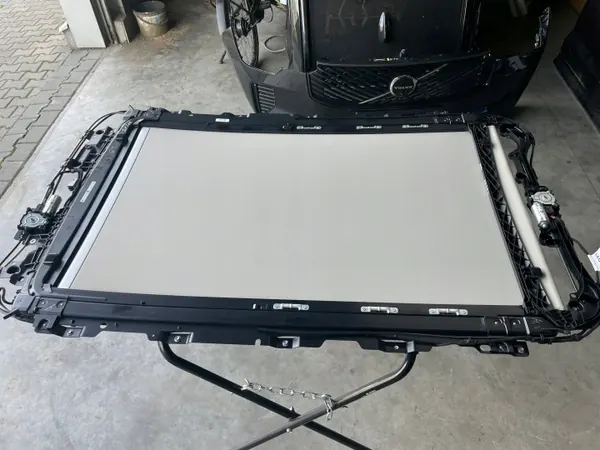Teto Panorâmico Volvo OEM 32378423 - Usado image 3