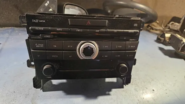 Mazda OEM 07E1B1638097 6-Disc In-Dash Radio MP3 image 2